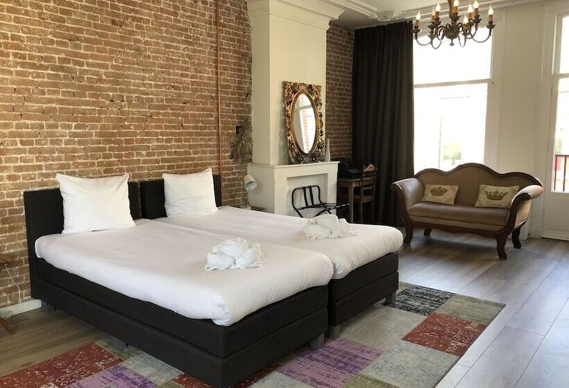 تختخواب و صبحانه Nine T Teen Bed And Boutique