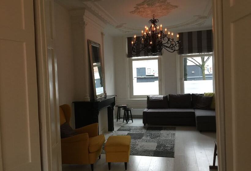 تختخواب و صبحانه Nine T Teen Bed And Boutique