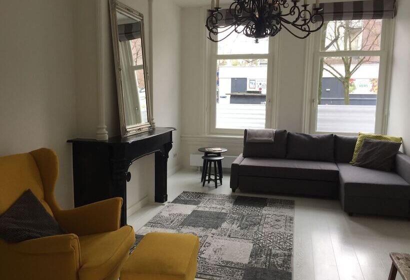 تختخواب و صبحانه Nine T Teen Bed And Boutique