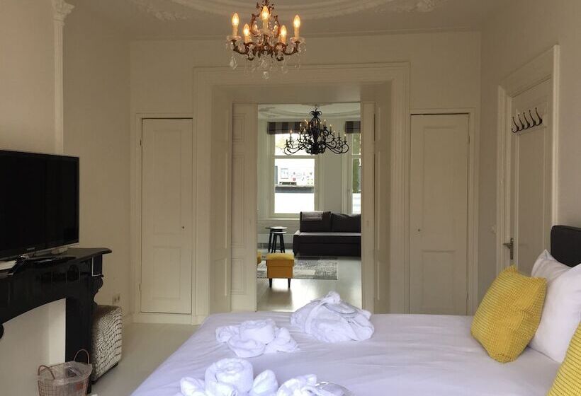 تختخواب و صبحانه Nine T Teen Bed And Boutique