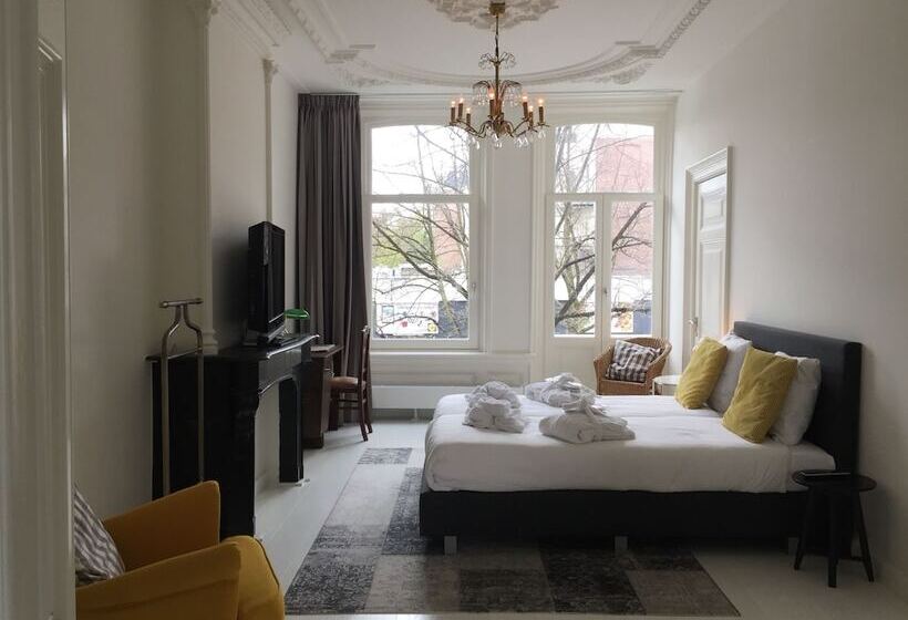 تختخواب و صبحانه Nine T Teen Bed And Boutique