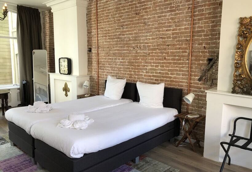 تختخواب و صبحانه Nine T Teen Bed And Boutique