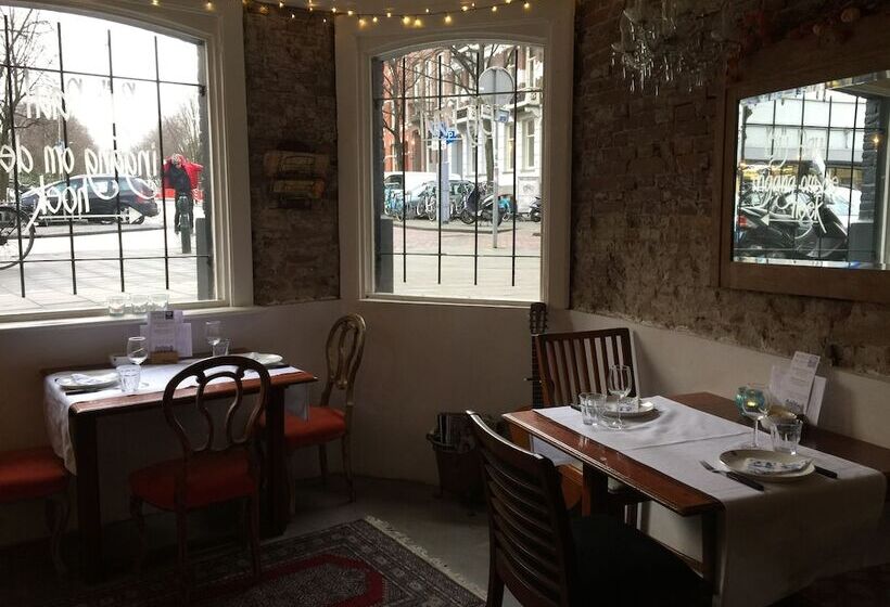 تختخواب و صبحانه Nine T Teen Bed And Boutique