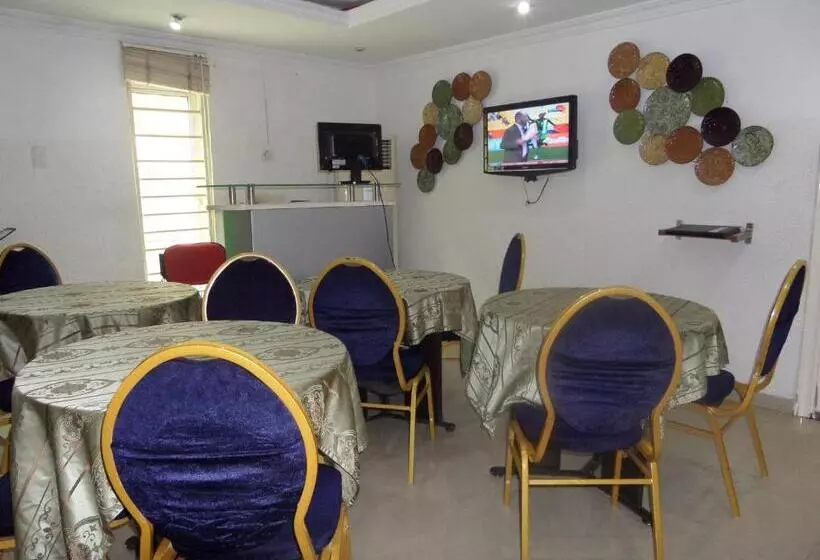 Theodawn Hotels @ Suite 29