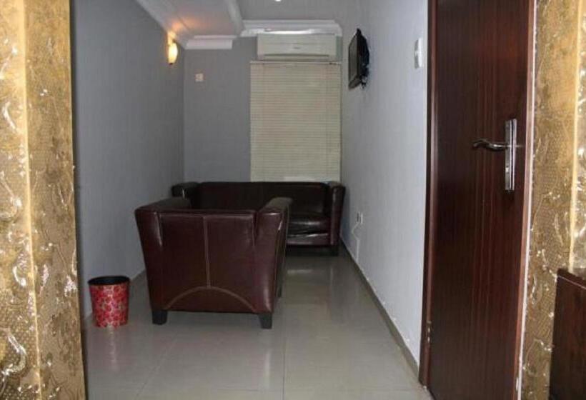 Theodawn Hotels @ Suite 29