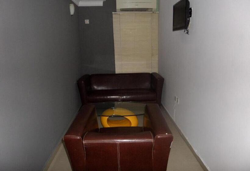 Theodawn Hotels @ Suite 29