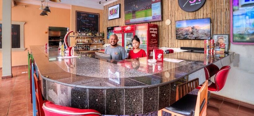 Hostel The Funky Village