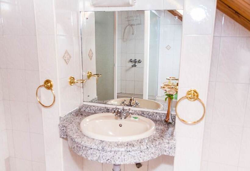 تختخواب و صبحانه Hope Gardens Guest House