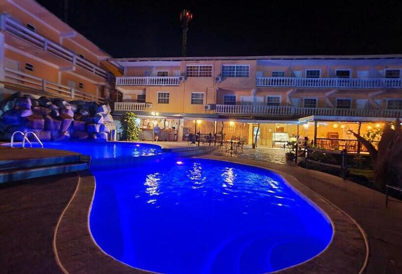 Cahal Pech Village Resort