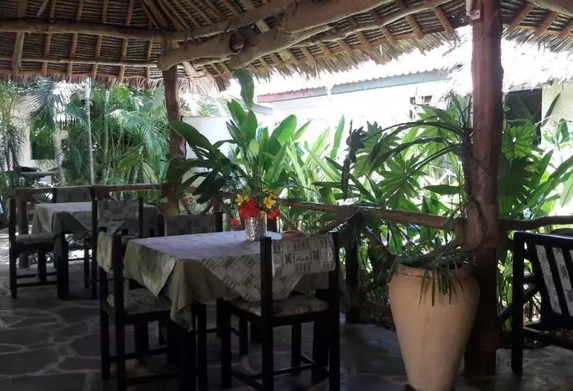 هتل African Dream Cottages   Diani Beach