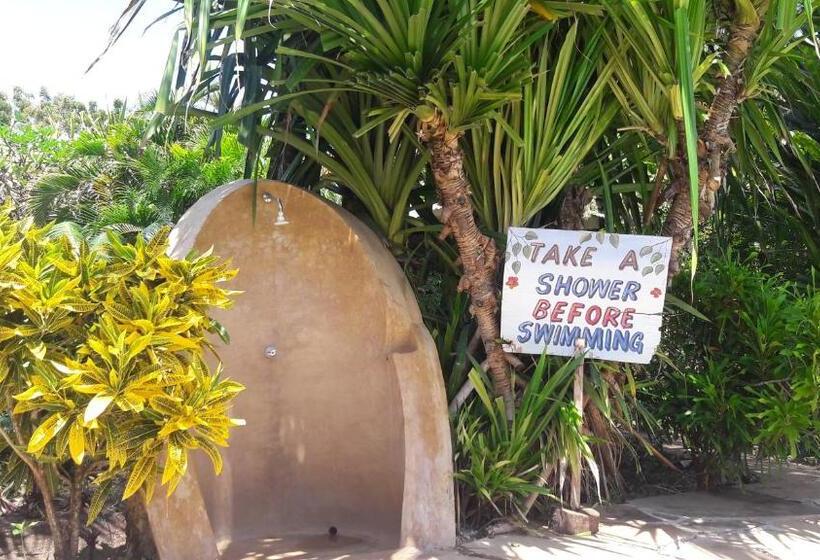 هتل African Dream Cottages Diani Beach