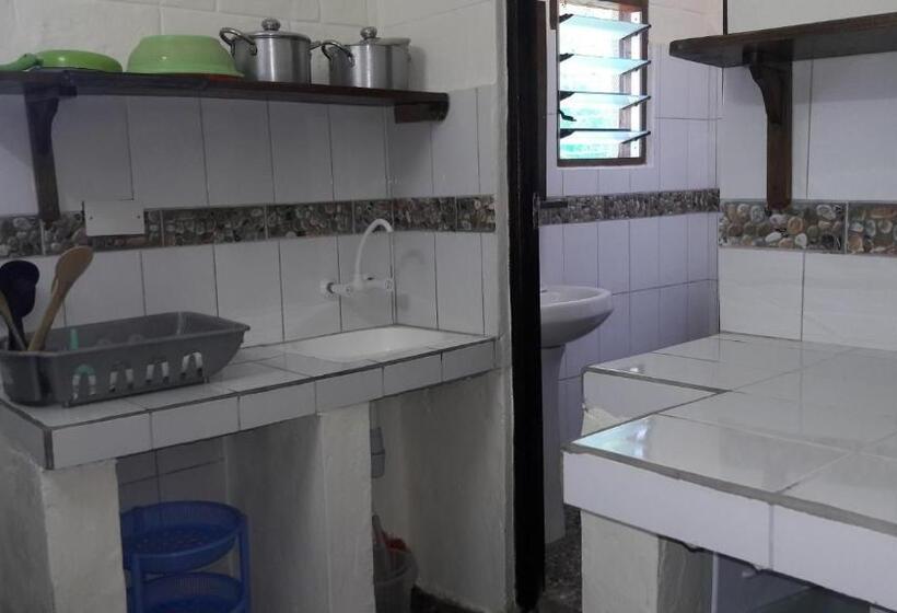 هتل African Dream Cottages Diani Beach