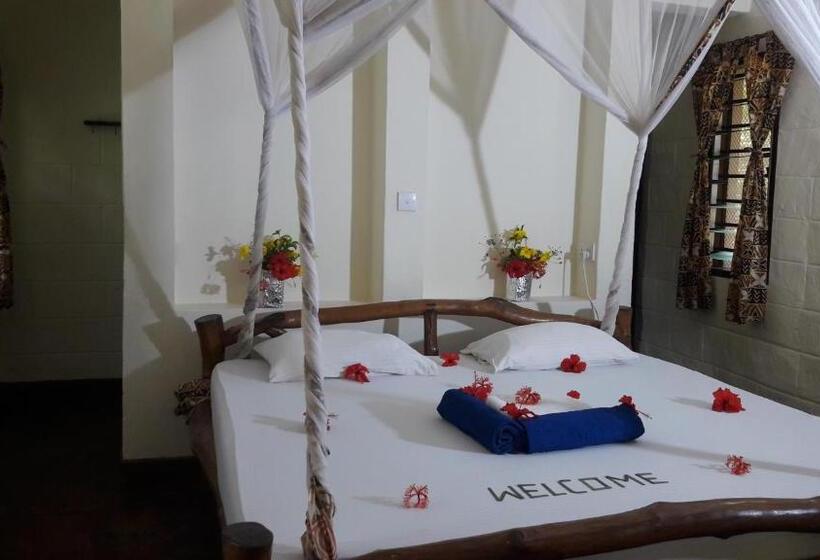 هتل African Dream Cottages Diani Beach