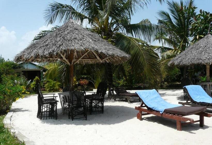 هتل African Dream Cottages Diani Beach