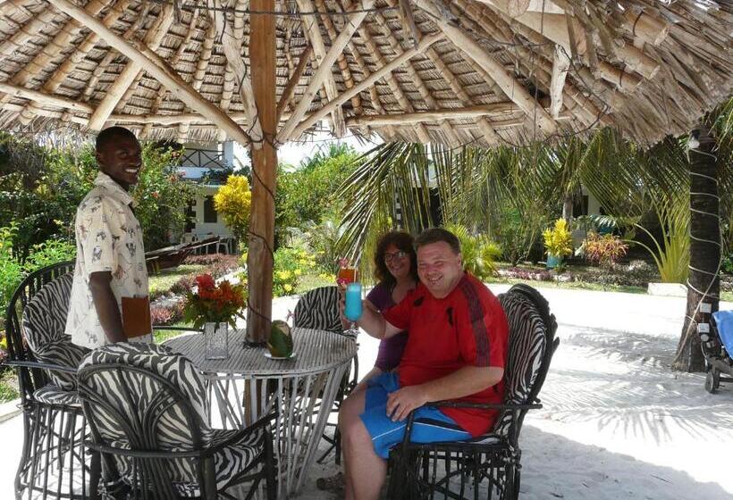 هتل African Dream Cottages Diani Beach