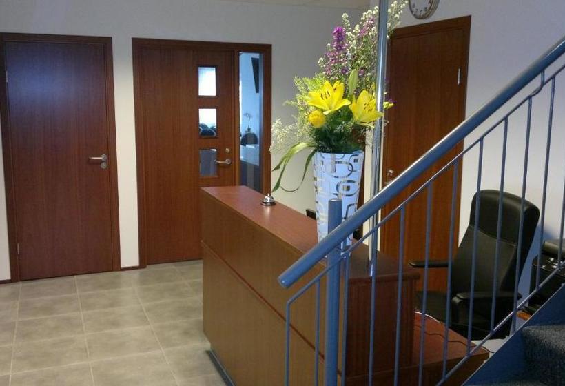 هتل Grásteinn Airport