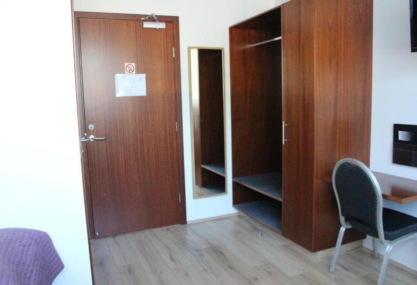 هتل Grásteinn Airport