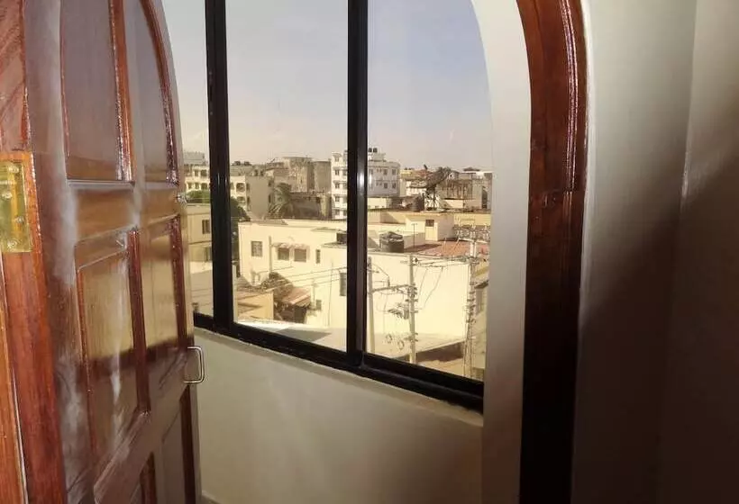 هتل Regency Park