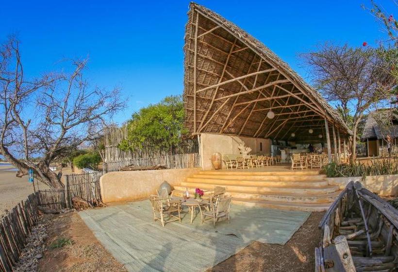 استراحتگاه Diamond Beach Village