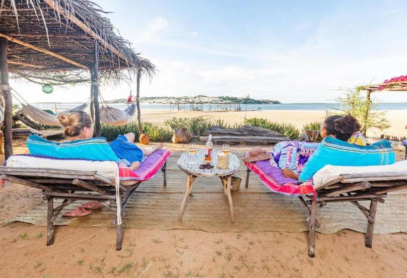 استراحتگاه Diamond Beach Village