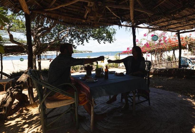 استراحتگاه Diamond Beach Village