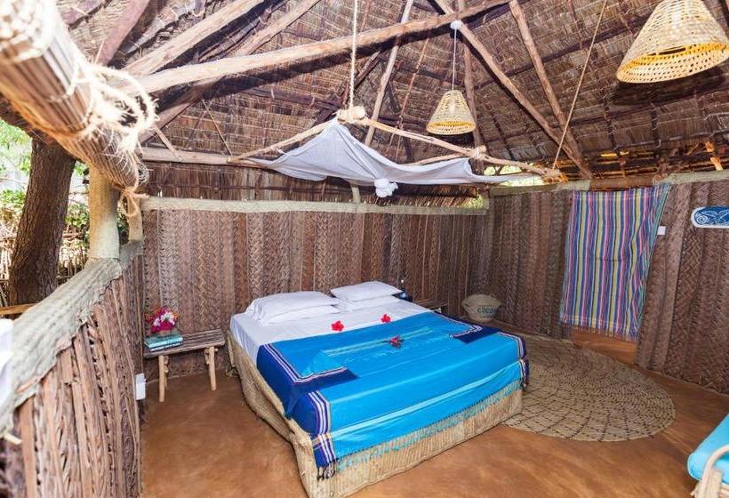 استراحتگاه Diamond Beach Village