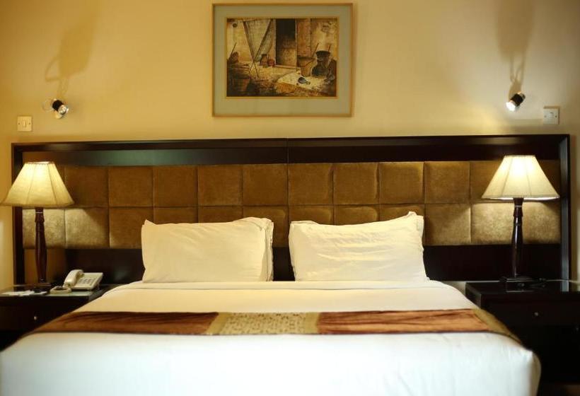 The Avenue Hotel & Suites