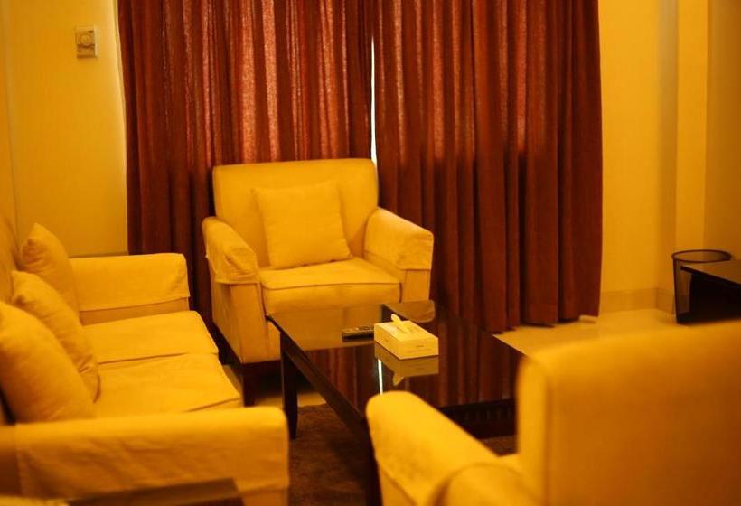 The Avenue Hotel & Suites