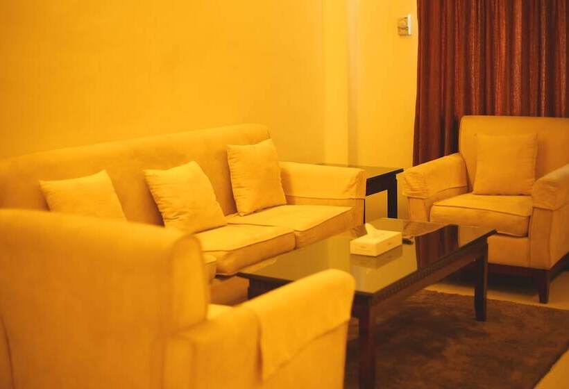 The Avenue Hotel & Suites