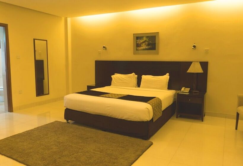 The Avenue Hotel & Suites