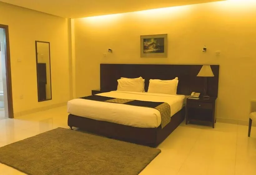 The Avenue Hotel & Suites