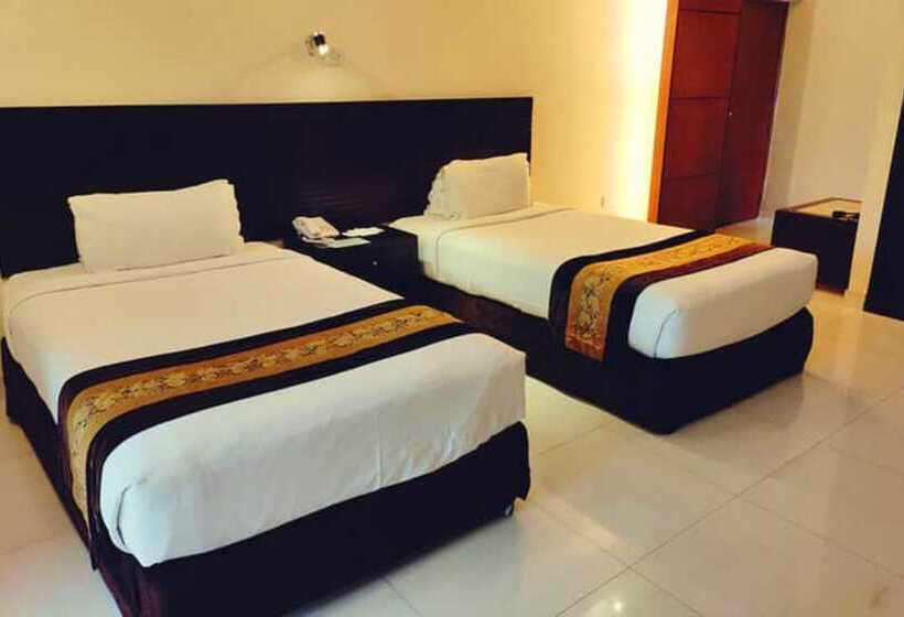 The Avenue Hotel & Suites