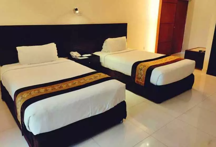 The Avenue Hotel & Suites