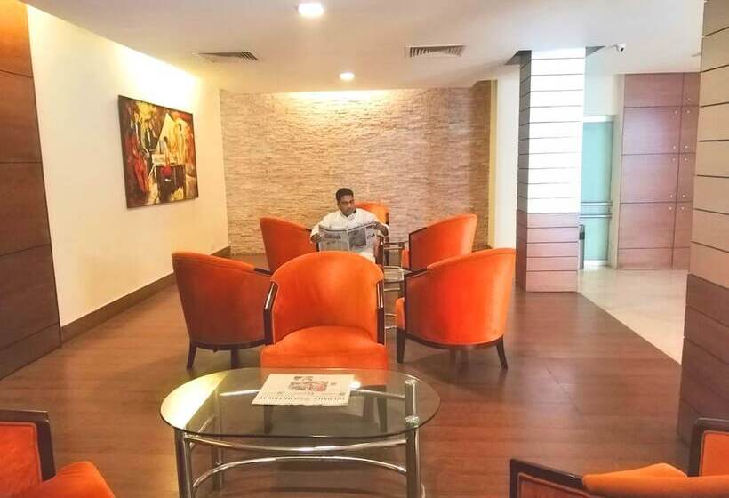 The Avenue Hotel & Suites