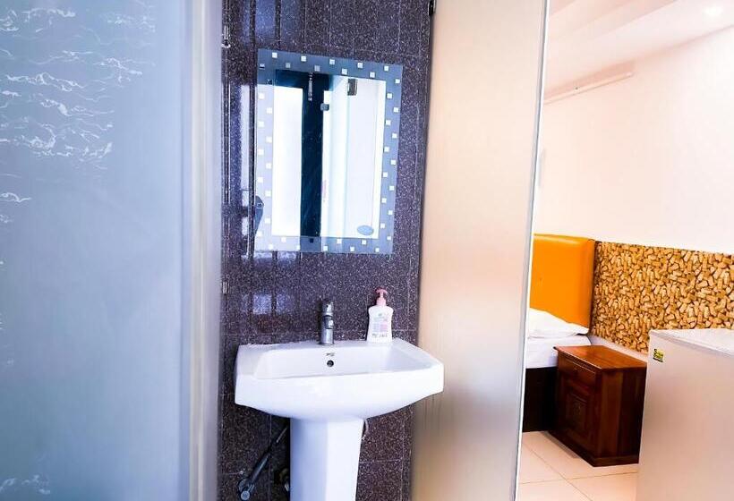 Hotel Familiar Inn  West Vinod Vihar