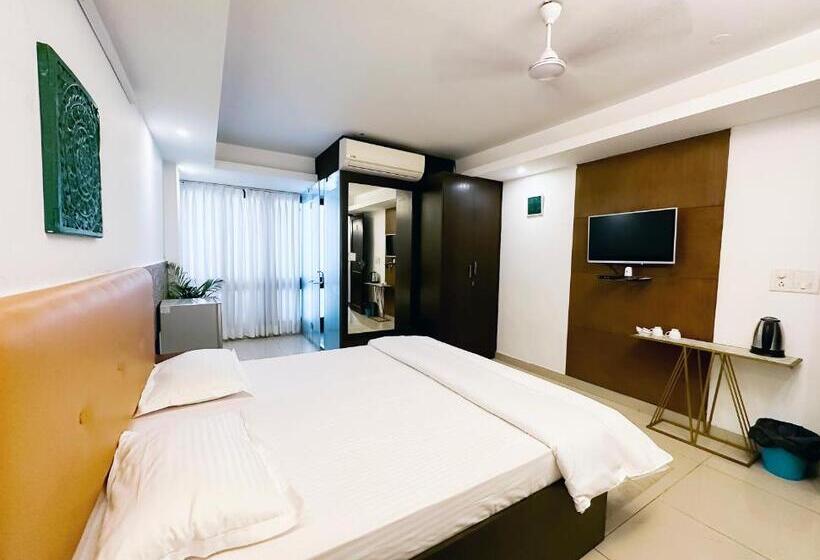 Hotel Familiar Inn  West Vinod Vihar