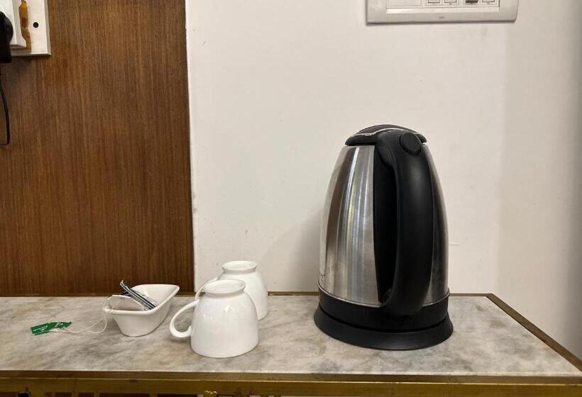 Hotel Familiar Inn  West Vinod Vihar