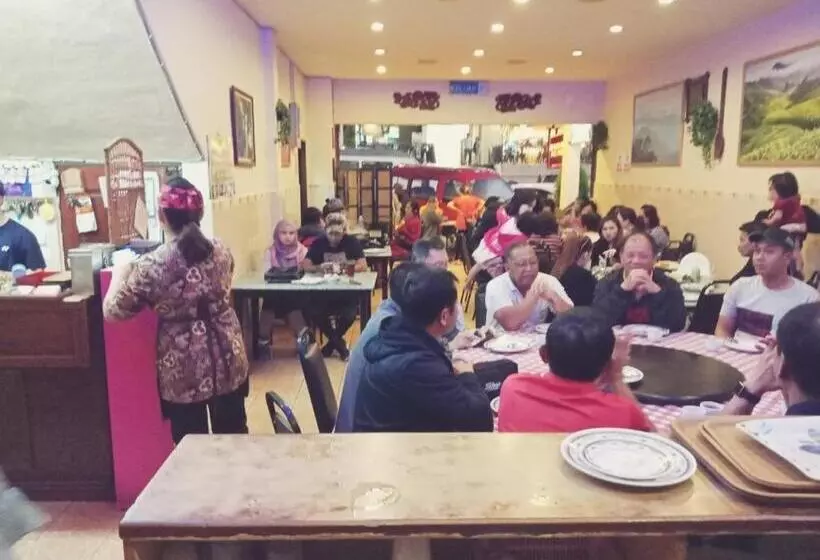 هتل Ou Inn Cameron Highlands ,ferm Nyonya Restaurant