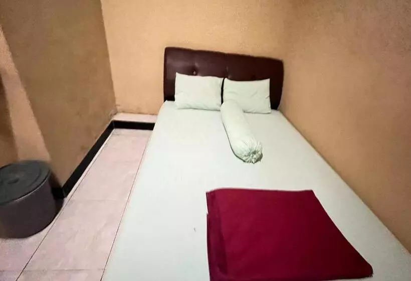 Hotelli Oyo 93416 Wisma Alam Syariah