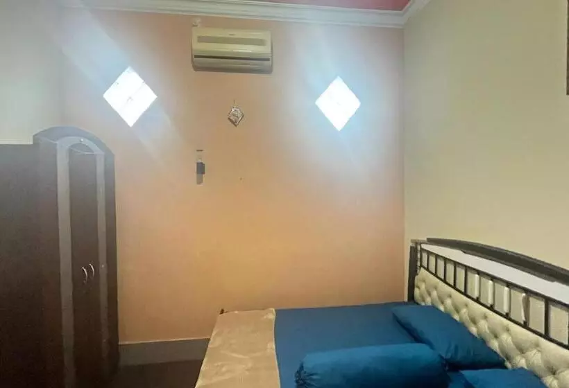 Hotelli Oyo 93416 Wisma Alam Syariah