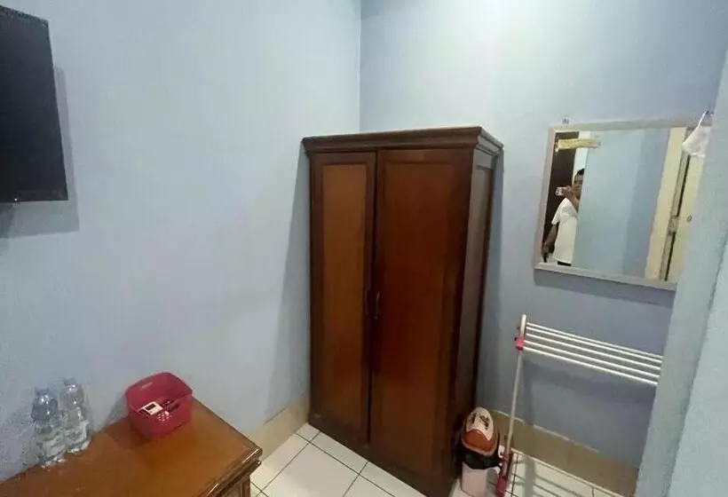 Hotelli Oyo 93416 Wisma Alam Syariah