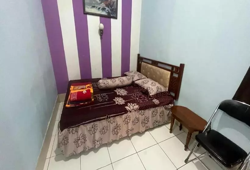Hotelli Oyo 93416 Wisma Alam Syariah
