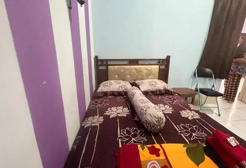 Hotelli Oyo 93416 Wisma Alam Syariah