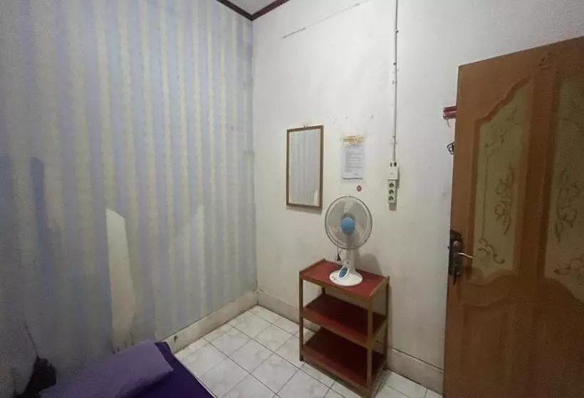 Hotelli Oyo 93416 Wisma Alam Syariah