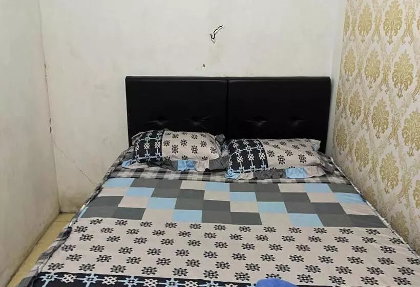 Hotelli Oyo 93416 Wisma Alam Syariah