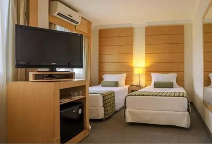 Quarto Duplo Em Hotel Pertinho Do Aeroporto De Congonhas   H108