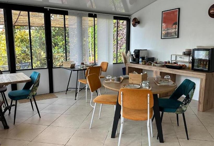 펜션 Chambre Amaryllis Au Domaine De L Aven