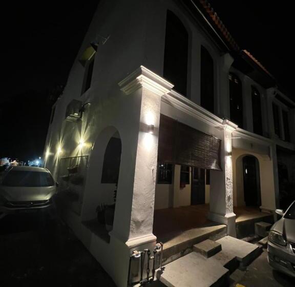 ペンション Chulia Corner