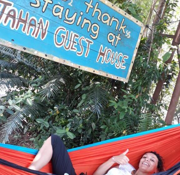 פנסיון Tahan Guest House