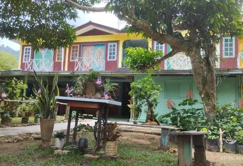 ペンション Tahan Guest House
